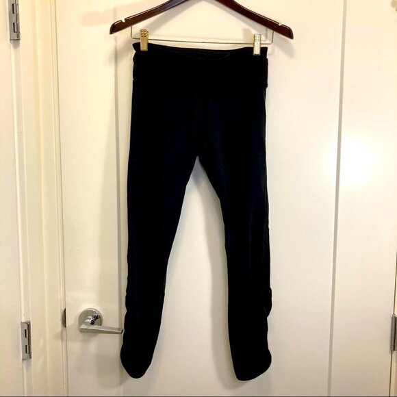 lululemon athletica Pants - LULULEMON Sz 4 Leg Ruching Reflective  Strip Pockets Leggings